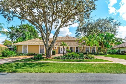 2071 Greenview Cove Dr, West Palm Beach, FL 33414-7746