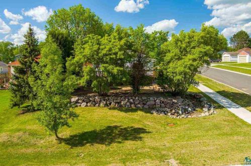 526 Lake St, Chisholm MN  55719-1334 exterior