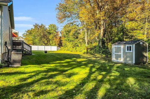 74 Millville St, Salem NH  03079-2620 exterior