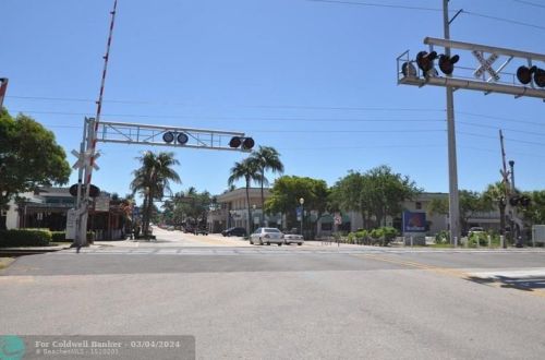 320 4 Ave, Delray Beach FL  33444-2717 exterior