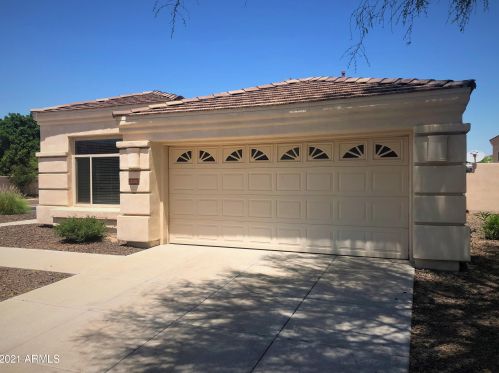 2102 Fawn Dr, Phoenix, AZ 85041-7724
