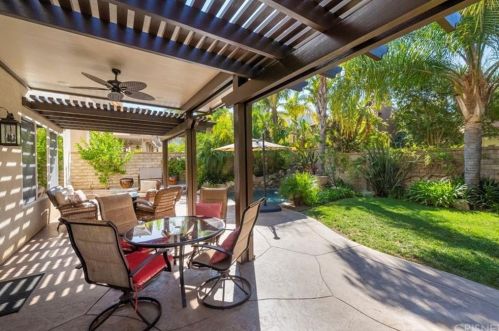 29236 Discovery Ridge Dr, Santa Clarita CA  91390-5761 exterior