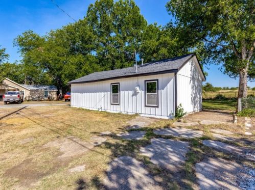 1602 Brazos Ave, Cleburne TX  76031-3309 exterior