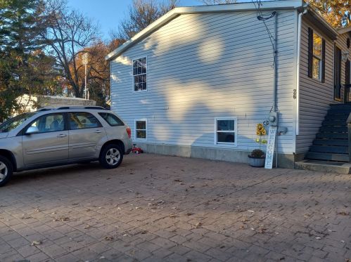 26 Dwight Ave, Seabrook, NH 03874-4203