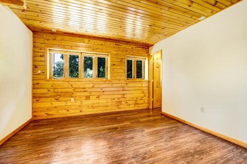 2717 Beaumont Ave, Waterford WI  53185-4933 exterior