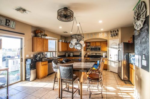 22294 Vanderveen Way, Maricopa, AZ 85138-5565