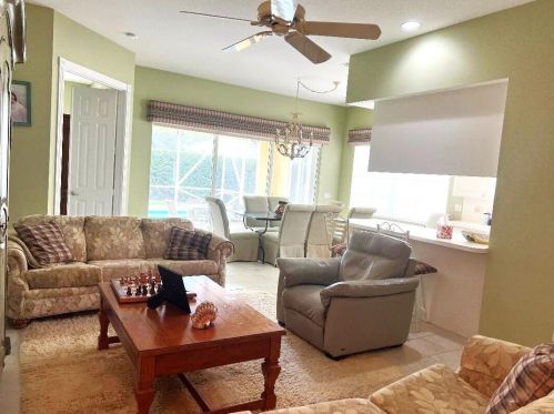 2028 Valencia Dr, Delray Beach FL  33445-5326 exterior