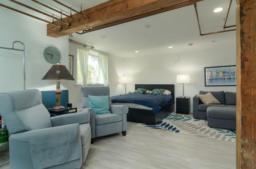 2935 Ewing Ave, Minneapolis MN 55422-3234 exterior