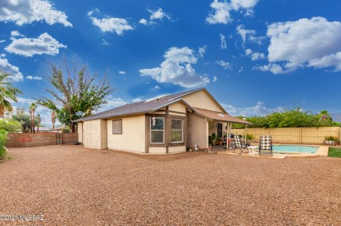 9986 Stella Rd, Tucson, AZ 85730-3159