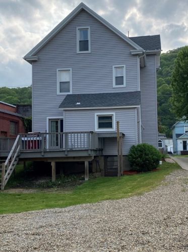 514 Liberty St, Franklin PA  16323-1057 exterior