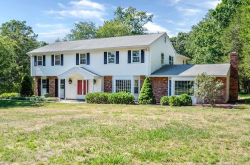 87 Gray Rock Rd, Bridgeport, CT 06611-3307