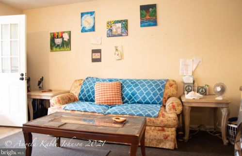 34 Mallard Ct, Charles Town WV  25414-5804 exterior