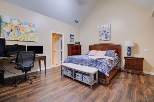 10956 Calle Oro Verde, Valley Center CA  92082-4201 exterior