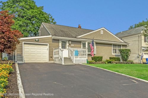 243 Crestview Dr, Middletown NJ  07748-3604 exterior