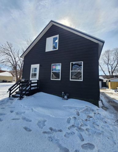 1268 Harvey St, Green Bay, WI 54302-1412