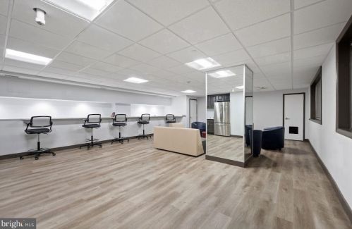 2101 Chestnut St, Philadelphia PA 19103-3197 exterior