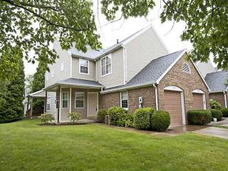 1584 Saint Andrews Dr, Oakmont, PA 15139-1035