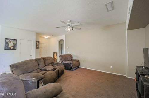 8425 Sonora St, Tolleson, AZ 85353-8820