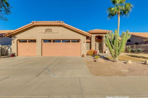 1432 Iris Dr, Gilbert, AZ 85233-7829