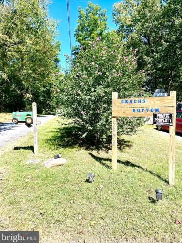 5804 Page Valley Rd, Richmond National Battlefiel, VA 22835-7610