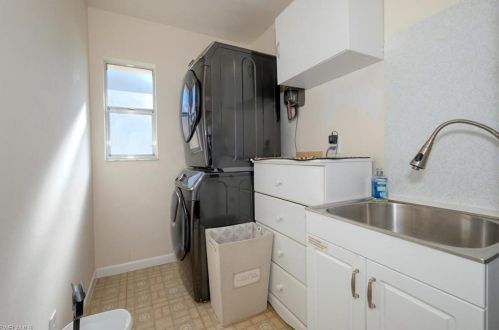 1125 47 Ter, Cape Coral FL  33904-9165 exterior