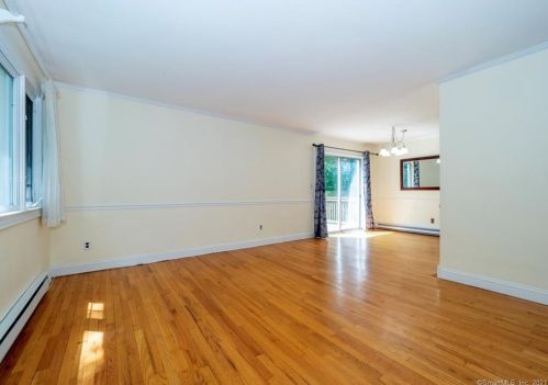 414 Bennetts Farm Rd, Ridgefield, CT 06877-2108