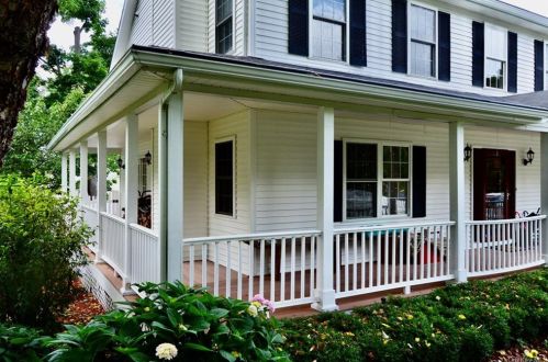 2 Drake Ln, White Plains NY  10607-2215 exterior