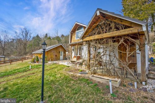 2695 Hemlock Dr, Palmerton PA  18071-9408 exterior