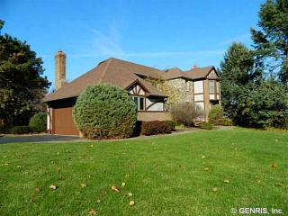 31 Foxboro Ln, Fairport, NY 14450-4103