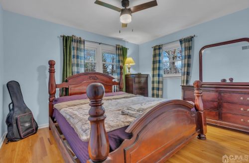 4 Plymouth Ln, East Brunswick NJ  08816-3321 exterior