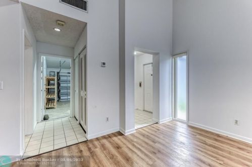 2327 37 Ave, Hollywood FL 33021-3626 exterior