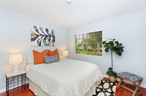 74 Woodleaf, Irvine CA  92614-7081 exterior