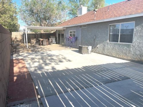 815 Trixis Ave, Lancaster CA  93534-1557 exterior