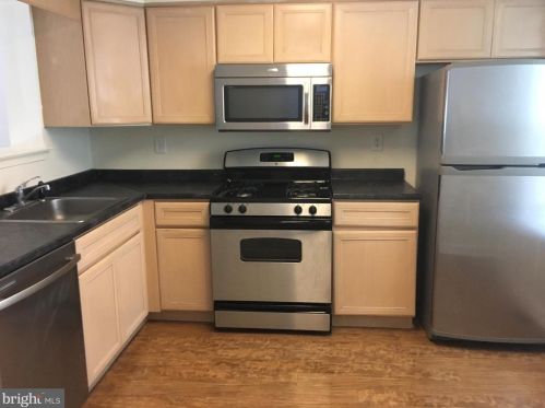 36 Ketley Pl, Princeton NJ  08540-6323 exterior