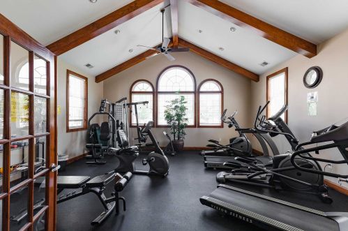 335 Regency Dr, Fishkill NY  12524-4937 exterior