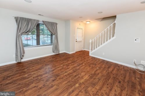 502 Essex Ct, West Deptford NJ  08051-2027 exterior