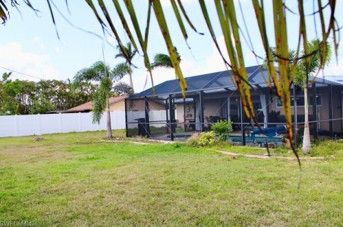 3752 2nd Ave, Cape Coral FL  33904-4807 exterior