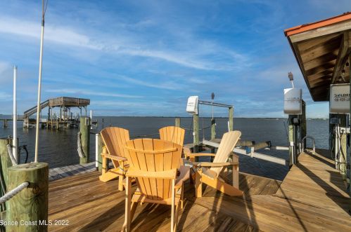 3618 Indian Riv Dr, Cocoa FL 32926-8705 exterior