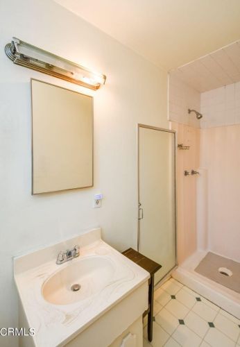 7731 Amestoy Ave, Van Nuys CA 91406-1601 exterior