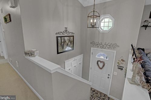 335 Woodbridge Dr, Etters, PA 17319-8936