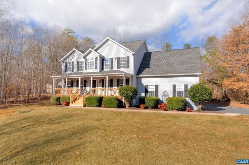 2 Holly Cir, Bybee, VA 22963-3355