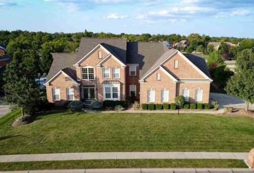 3033 Barons Cove Dr, Covington, KY 41017-8179
