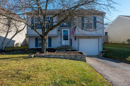 2233 Breeze Hill Dr, Darbydale, OH 43123-1569