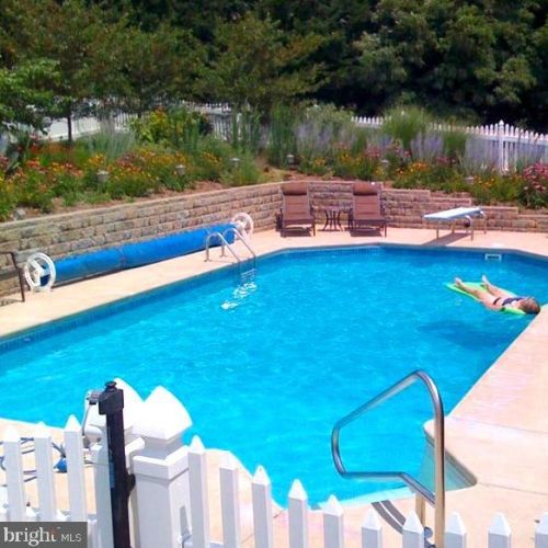 1881 Glanzer Ct, Harrisonburg, VA 22801-8443