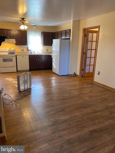 2292 Nicholson Square Dr, Lancaster, PA 17601-3966