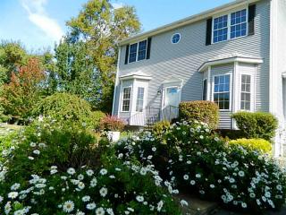10 Jasmine Cir, South Kingstown, RI 02874-3644
