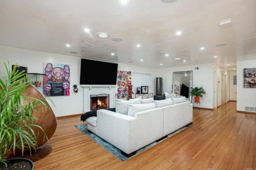 1099 Johnson Ave, El Cajon CA  92020-7354 exterior