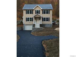 1353 Peekskill Hollow Rd, Kent Lakes, NY 10512-6910