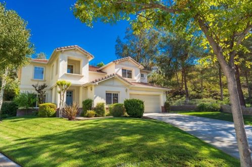 23301 Barfield Dr, Santa Clarita, CA 91354-1923