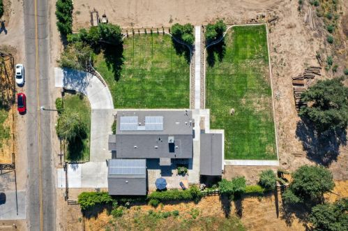 4400 Mesa Dr, Riverbank, CA 95367-2555